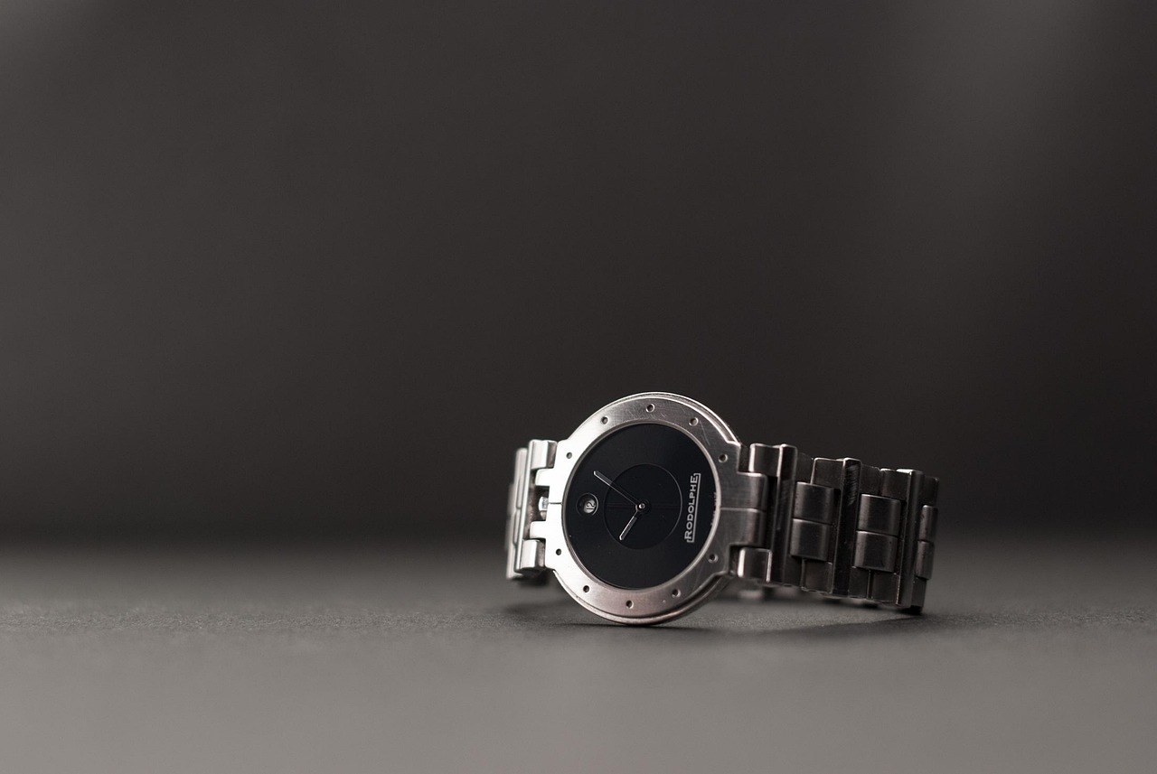 Classic black dial dress watch